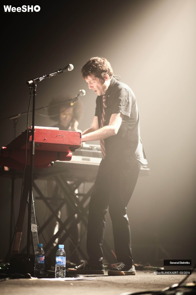2/17 photos du spectacle General Elektriks
