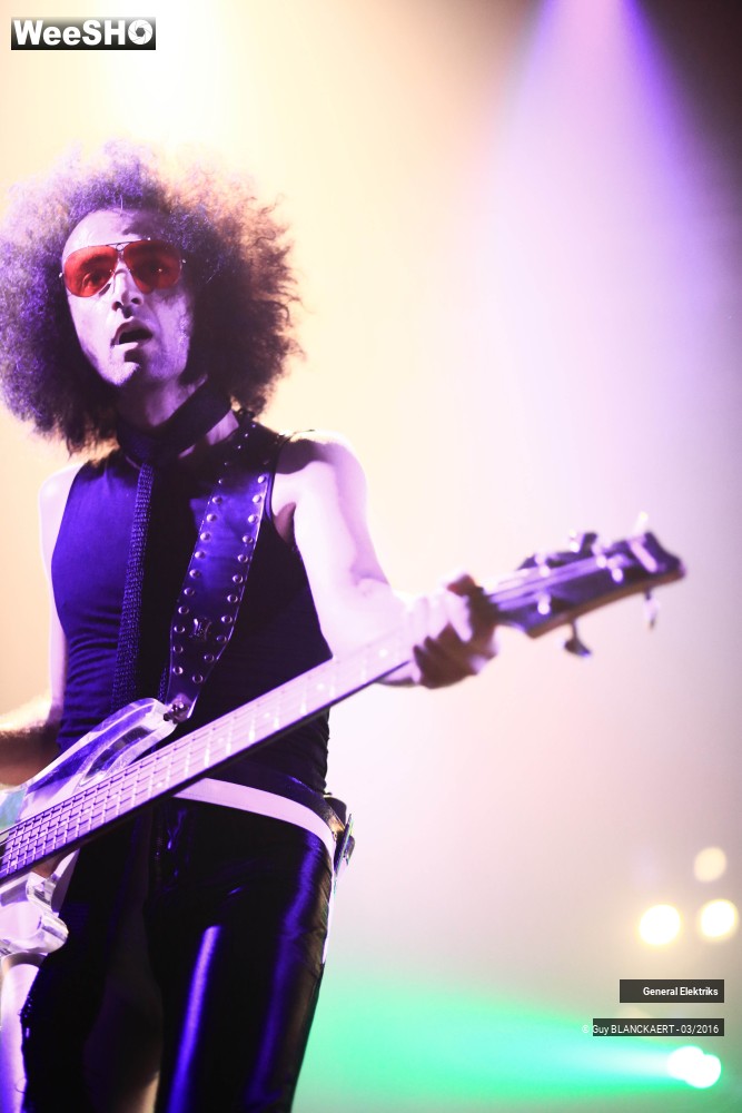 16/17 photos du spectacle General Elektriks