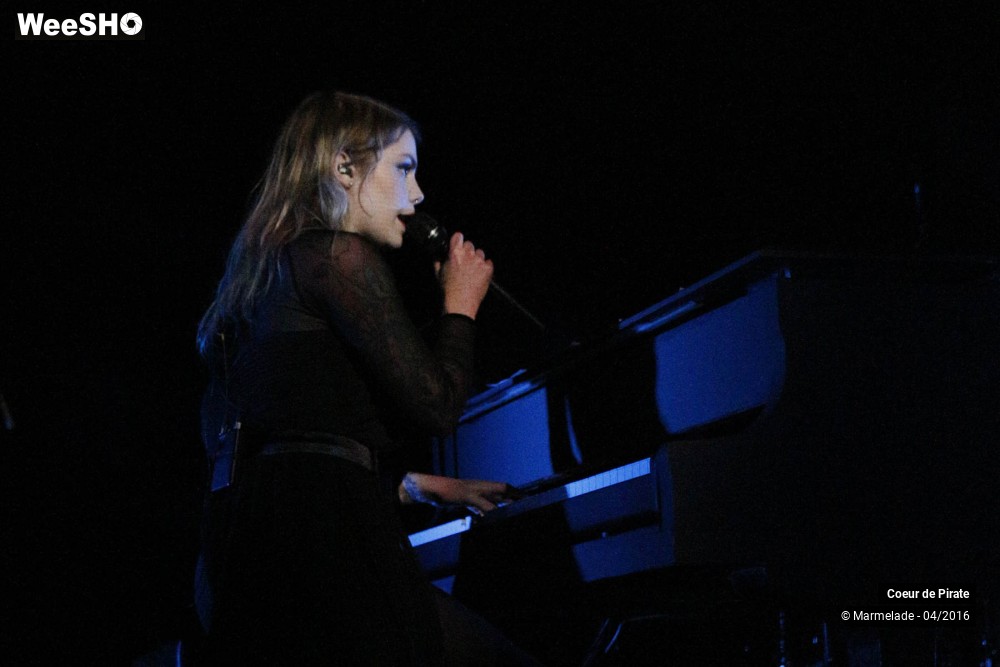 27/31 photos du spectacle Coeur de Pirate