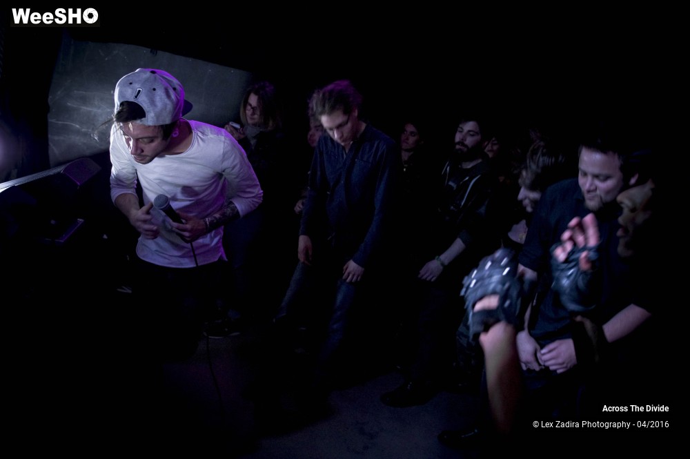 1/18 photos du spectacle Across The Divide