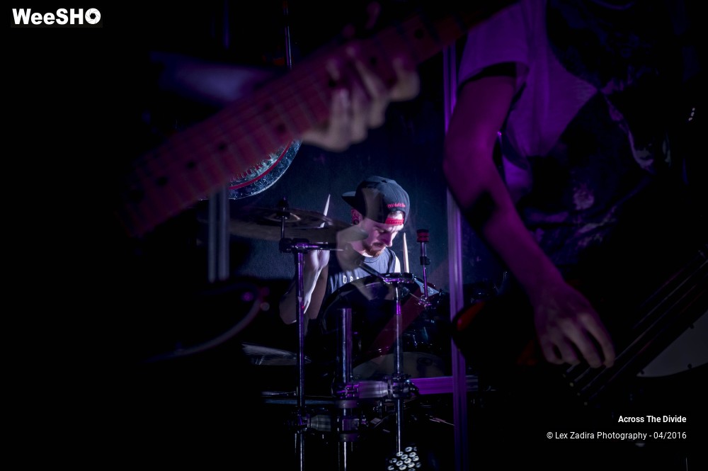 13/18 photos du spectacle Across The Divide