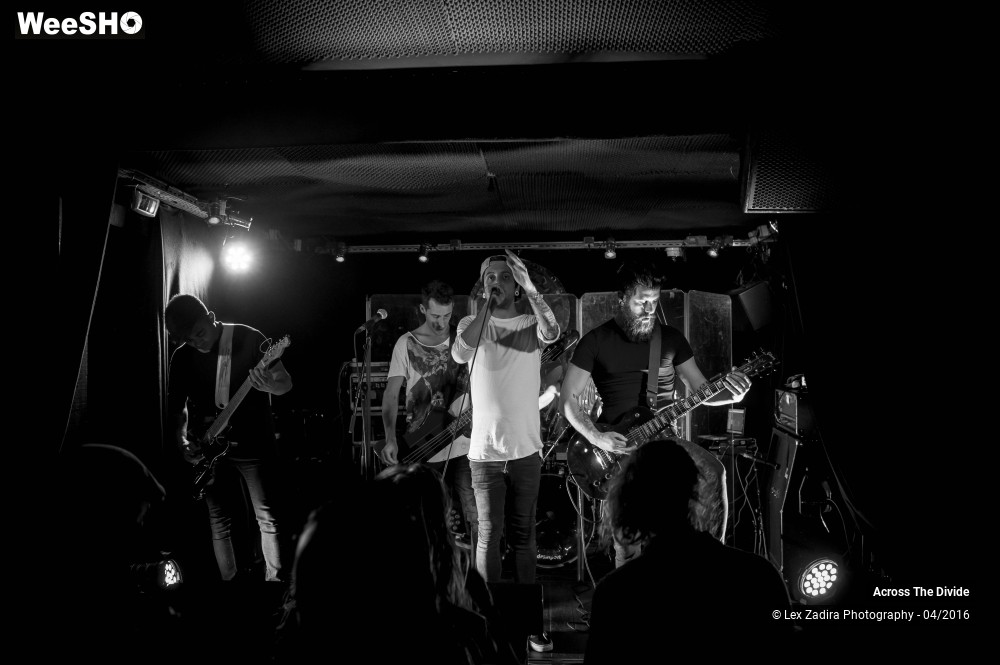 18/18 photos du spectacle Across The Divide