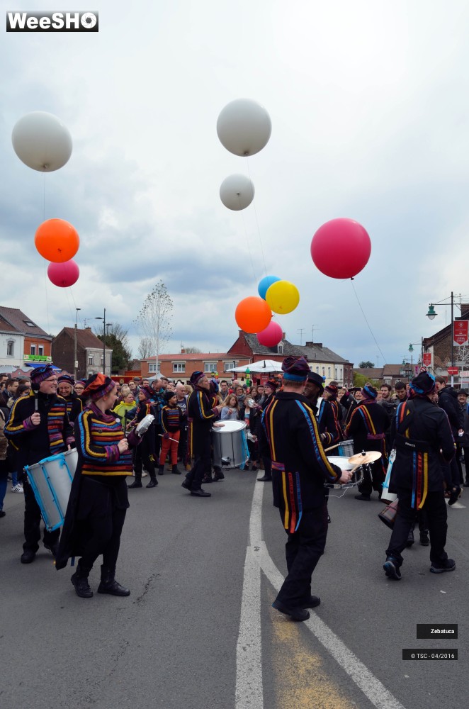 1/29 photos du spectacle Déambulation musicale percussive
