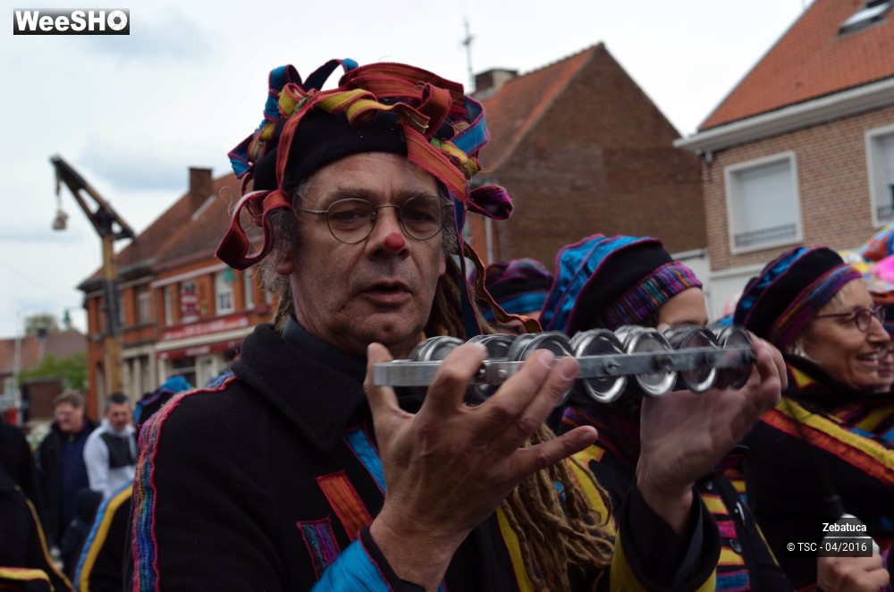 5/29 photos du spectacle Déambulation musicale percussive