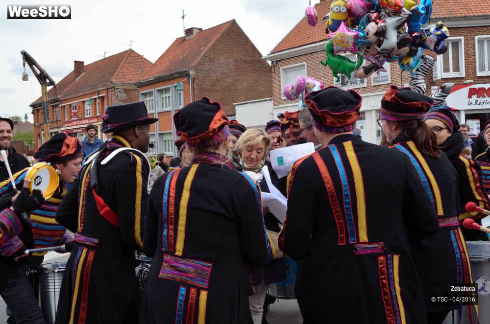 11/29 photos du spectacle Déambulation musicale percussive