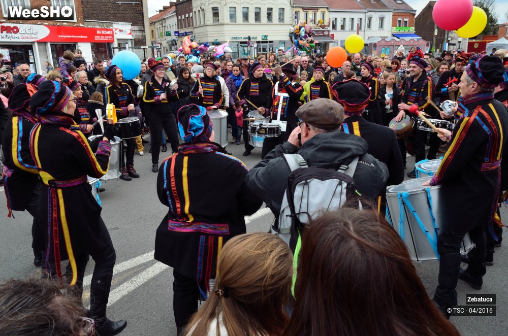 15/29 photos du spectacle Déambulation musicale percussive