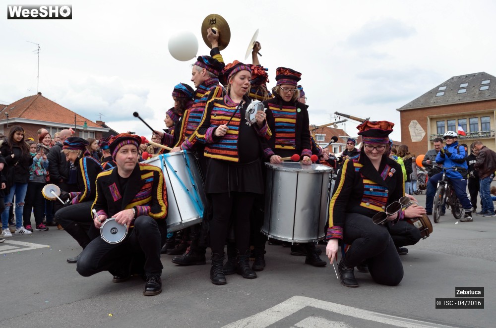 22/29 photos du spectacle Déambulation musicale percussive
