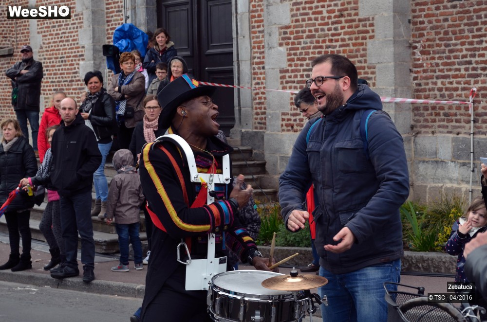23/29 photos du spectacle Déambulation musicale percussive