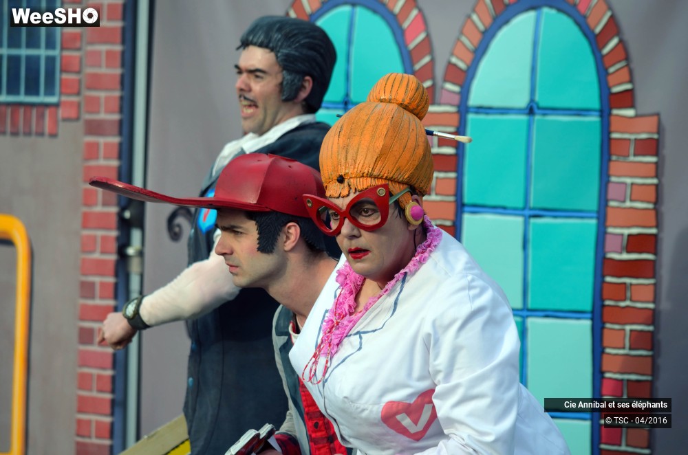 2/30 photos du spectacle Economic strip