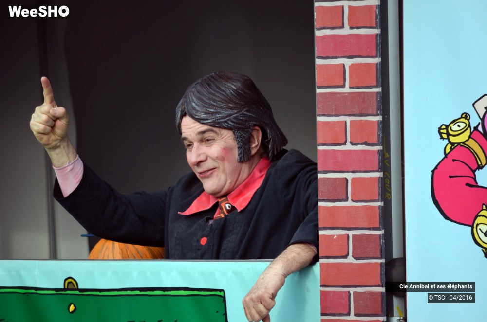 6/30 photos du spectacle Economic strip