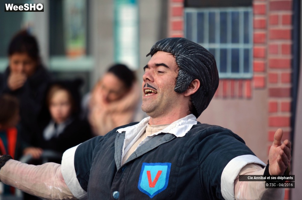 24/30 photos du spectacle Economic strip