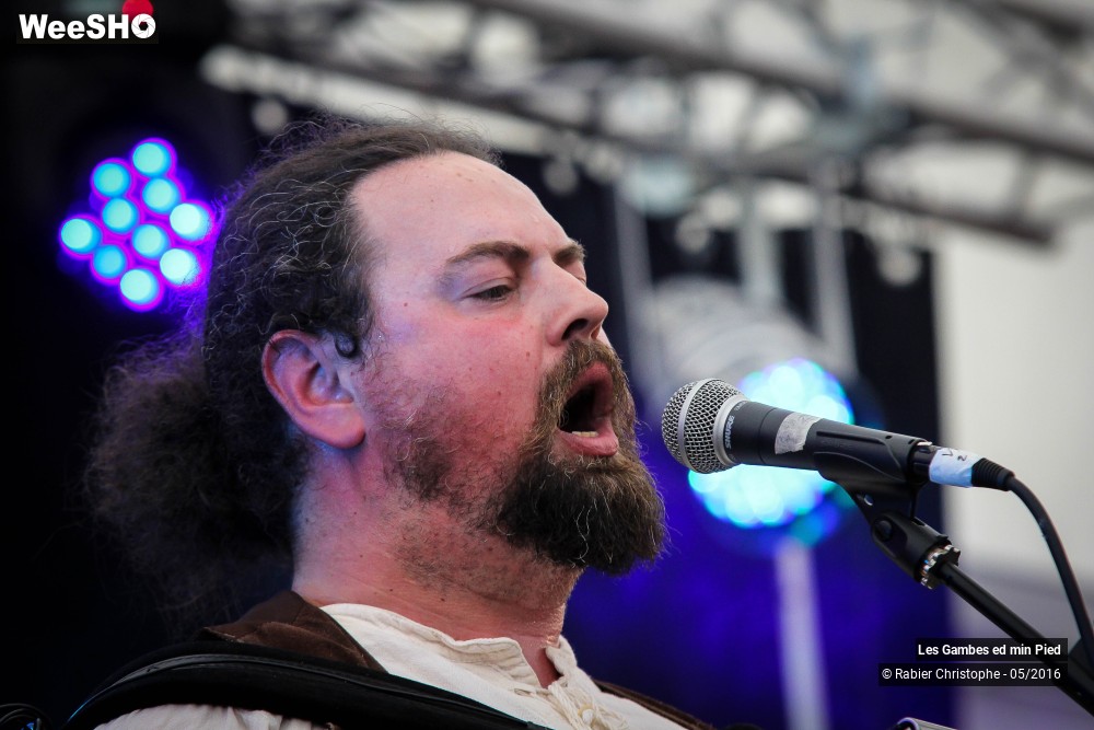 3/33 photos du spectacle Les Gambes ed min Pied