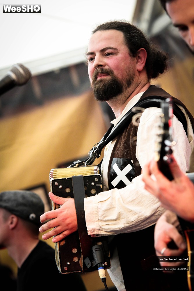 4/33 photos du spectacle Les Gambes ed min Pied