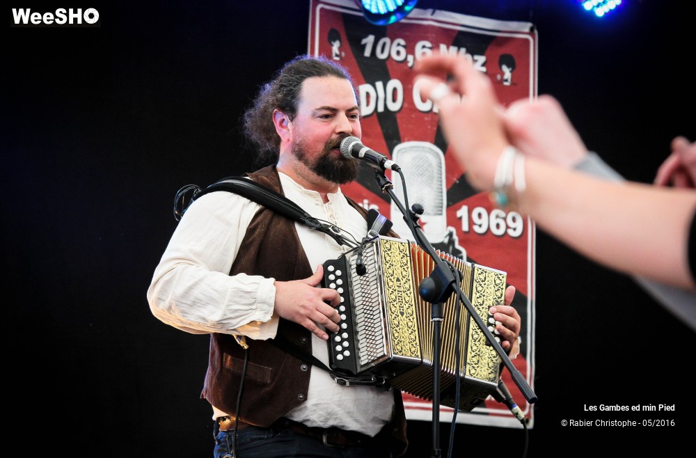 6/33 photos du spectacle Les Gambes ed min Pied