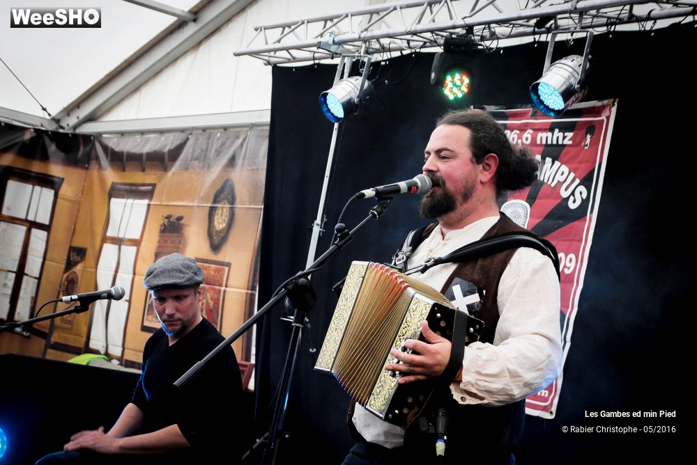 13/33 photos du spectacle Les Gambes ed min Pied