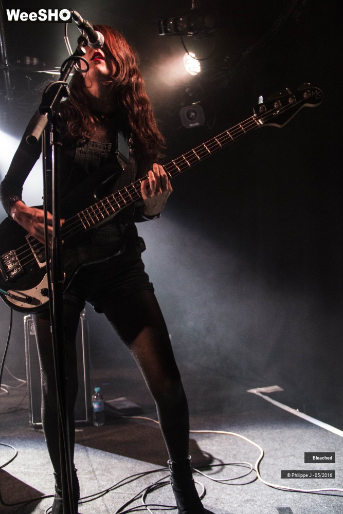 15/15 photos du spectacle Bleached