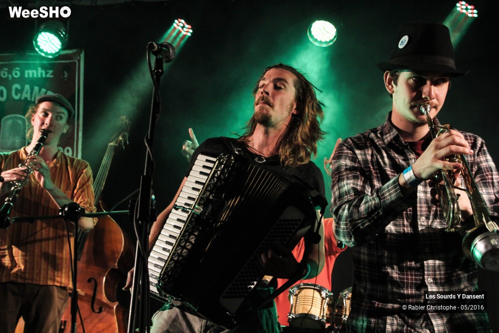 6/42 photos du spectacle Les Sourds Y Dansent