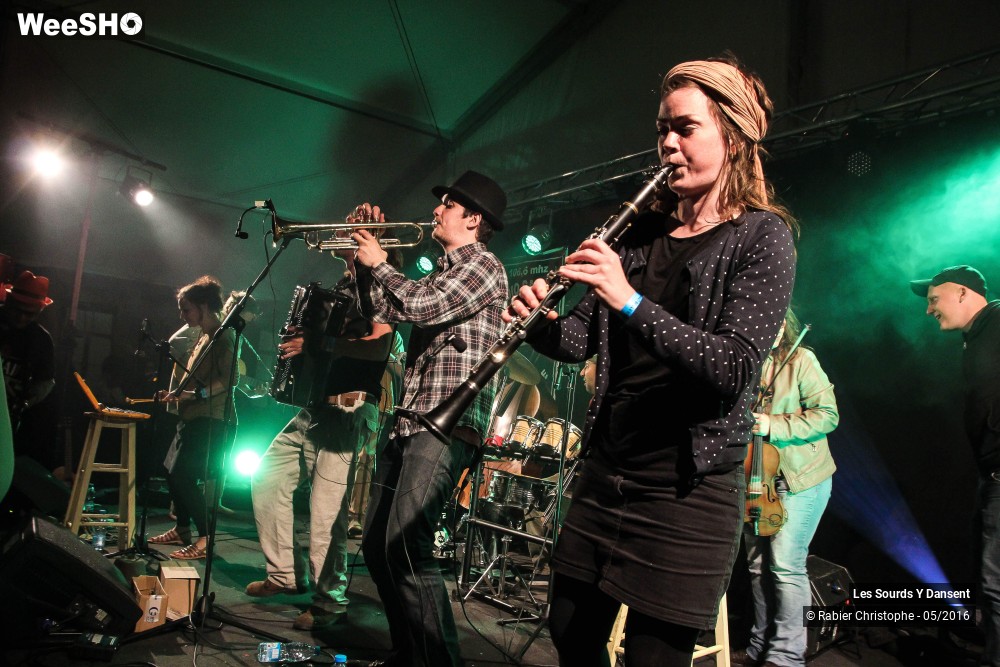 23/42 photos du spectacle Les Sourds Y Dansent