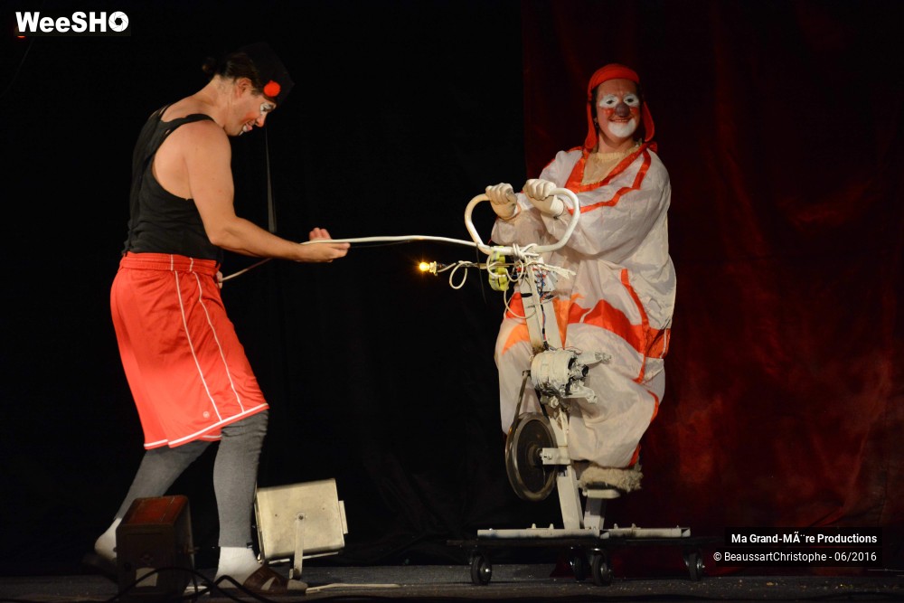 14/19 photos du spectacle Blizzard Bazar