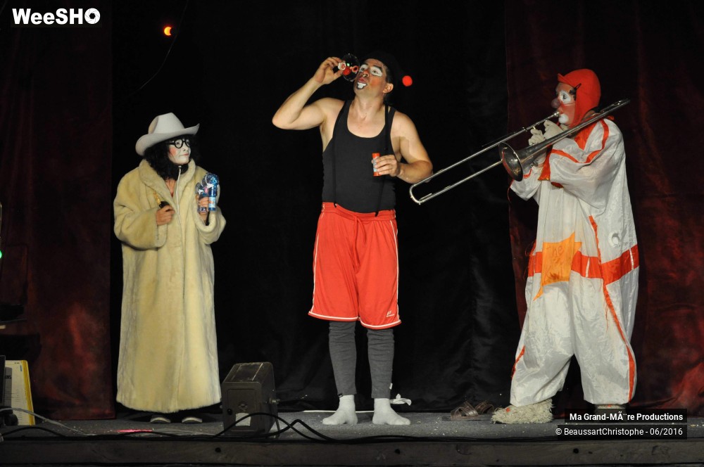 16/19 photos du spectacle Blizzard Bazar