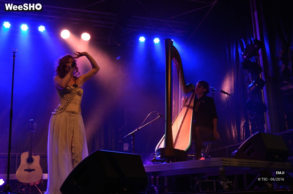 13/22 photos du spectacle EMJI