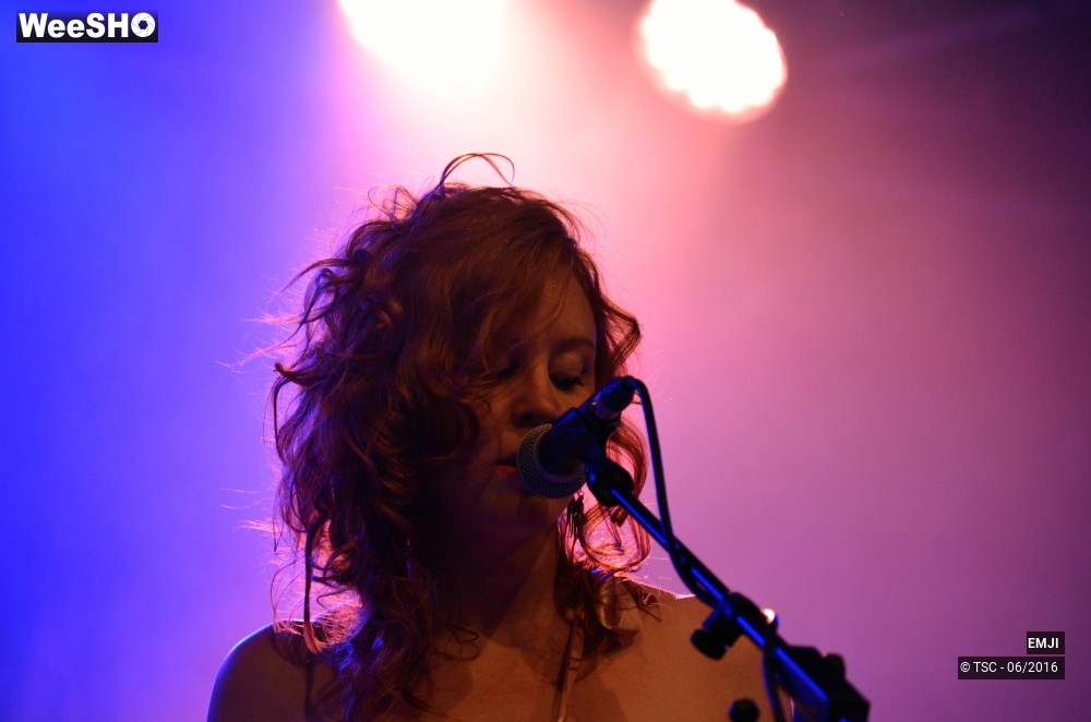 19/22 photos du spectacle EMJI