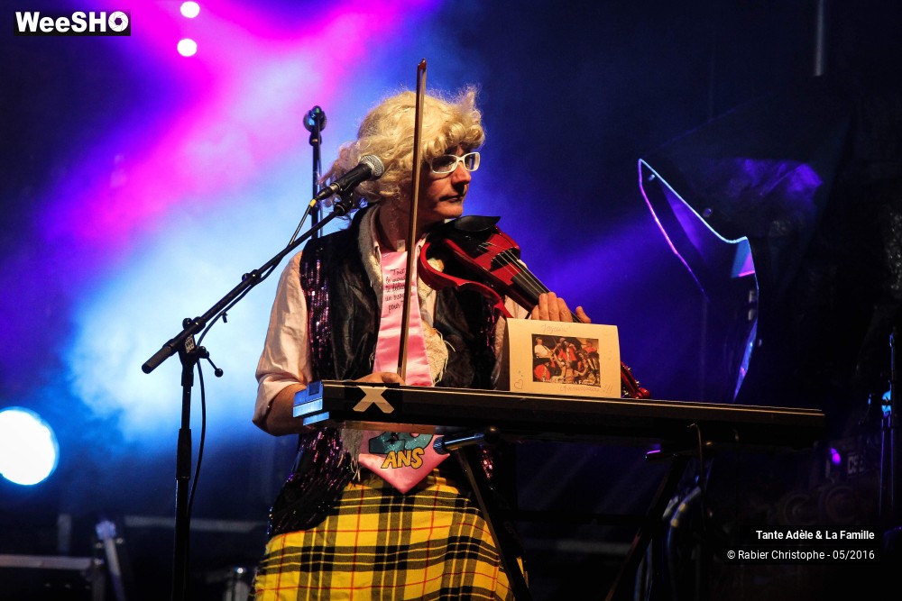 10/22 photos du spectacle Tante Adèle et la Famille