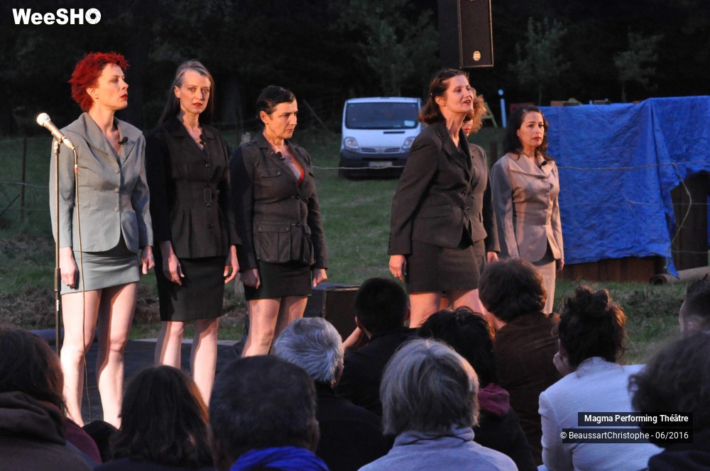 32/41 photos du spectacle M.A.M.A.E