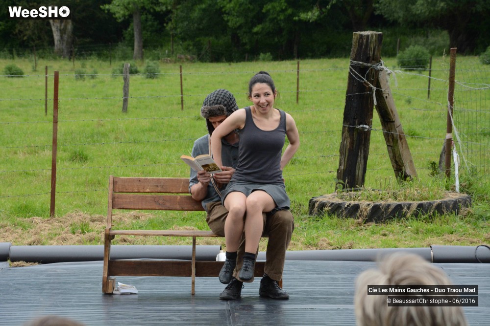 2/43 photos du spectacle Le Banc