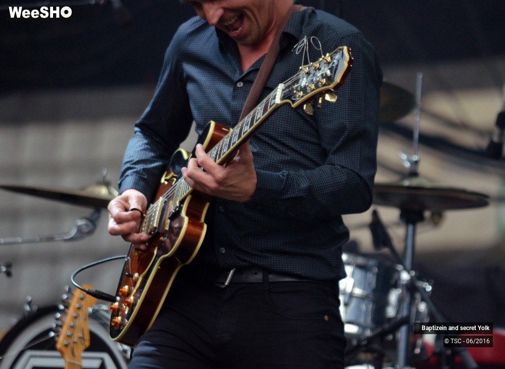 2/37 photos du spectacle Baptizein and secret yolk