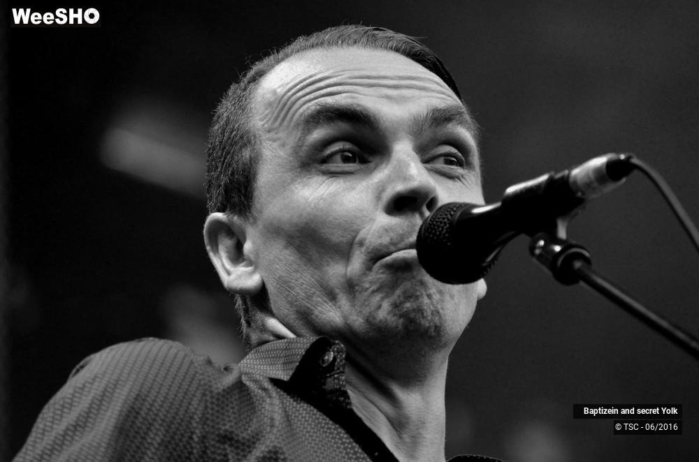 8/37 photos du spectacle Baptizein and secret yolk