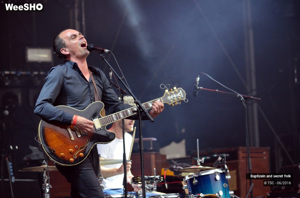 13/37 photos du spectacle Baptizein and secret yolk