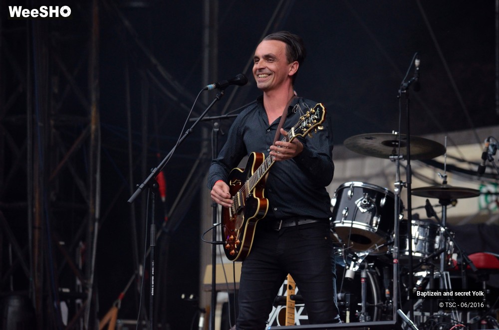 16/37 photos du spectacle Baptizein and secret yolk