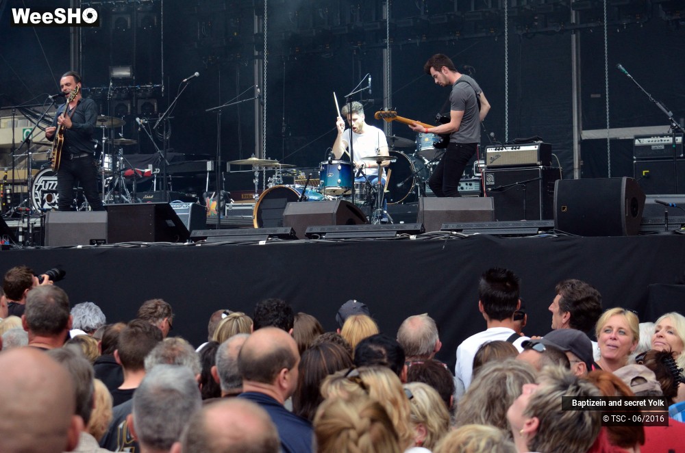 21/37 photos du spectacle Baptizein and secret yolk