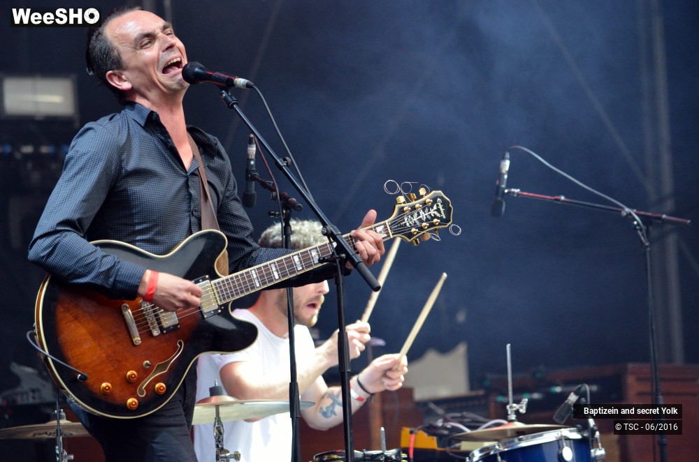 24/37 photos du spectacle Baptizein and secret yolk