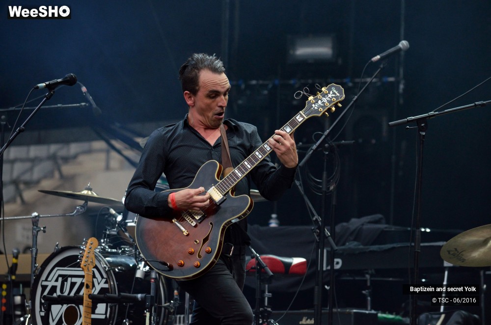 29/37 photos du spectacle Baptizein and secret yolk