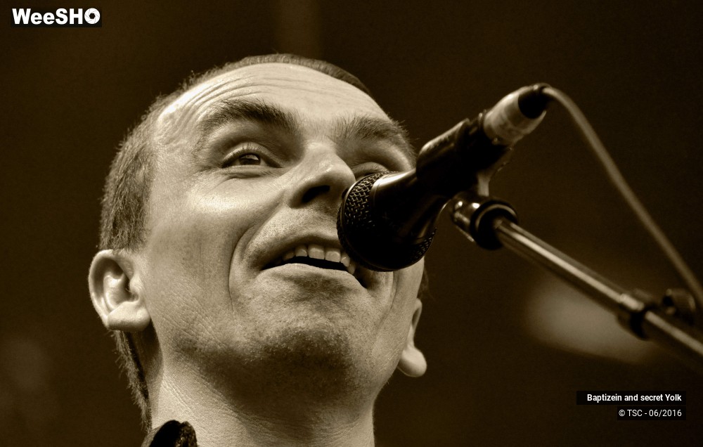 34/37 photos du spectacle Baptizein and secret yolk