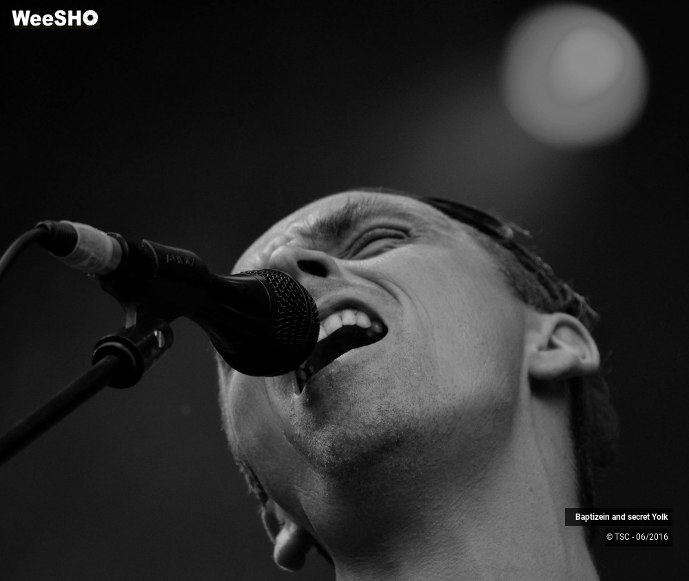 35/37 photos du spectacle Baptizein and secret yolk