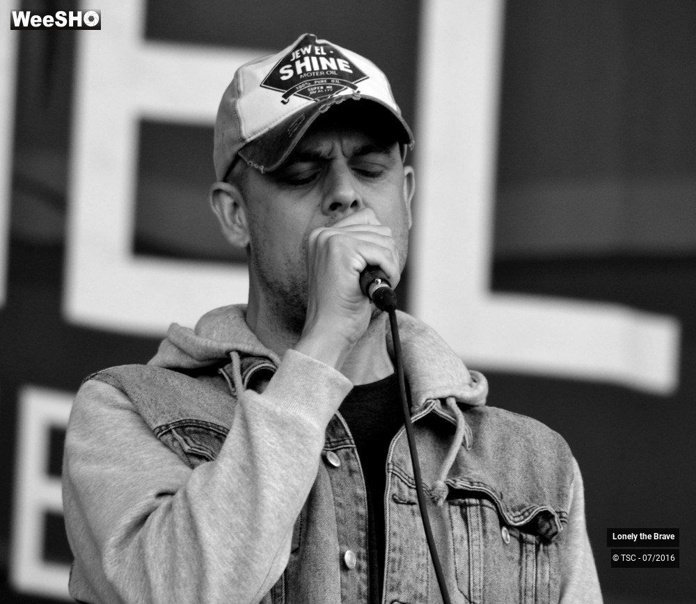 13/19 photos du spectacle Lonely the Brave