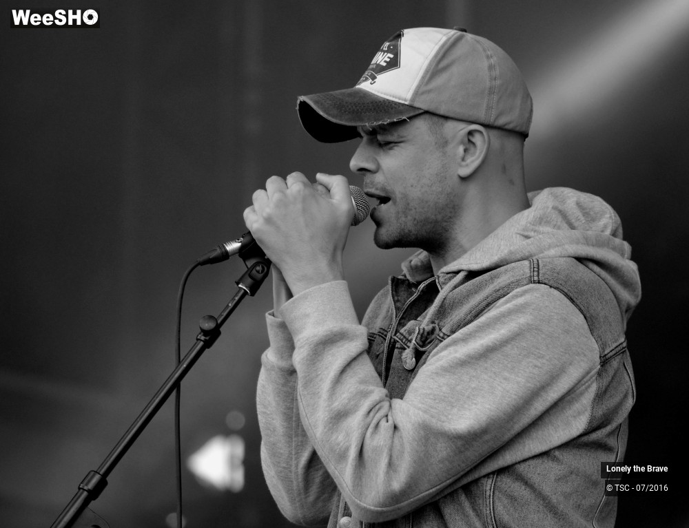 14/19 photos du spectacle Lonely the Brave