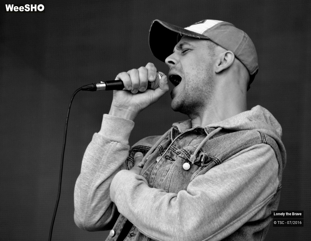 16/19 photos du spectacle Lonely the Brave