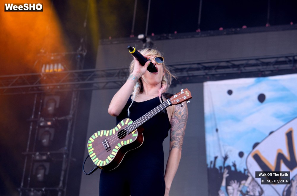 16/18 photos du spectacle Walk Off The Earth