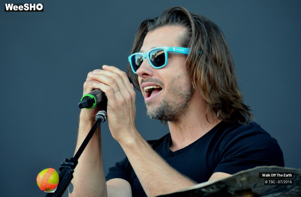 18/18 photos du spectacle Walk Off The Earth