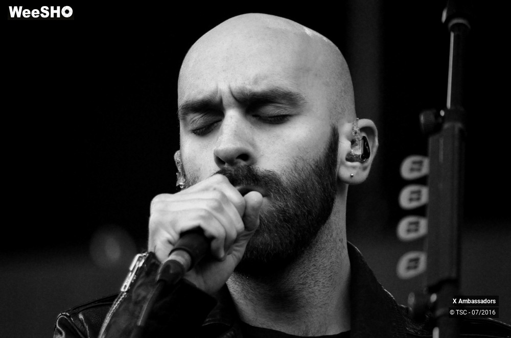 23/26 photos du spectacle x Ambassadors