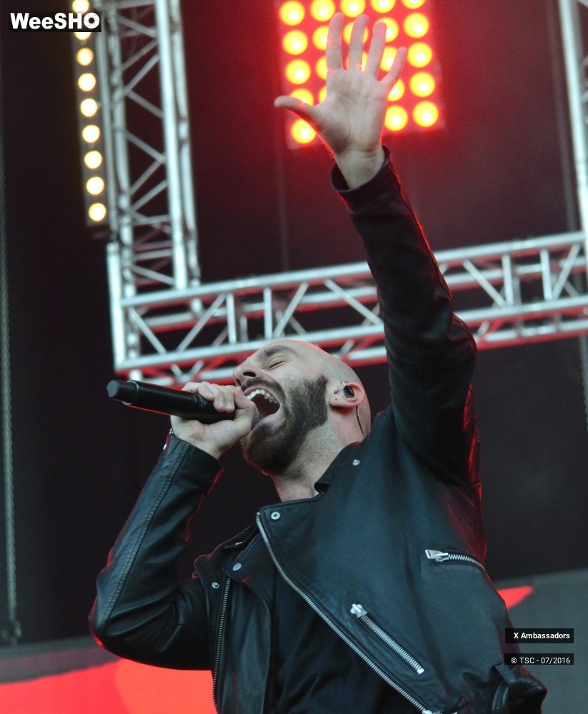 25/26 photos du spectacle x Ambassadors