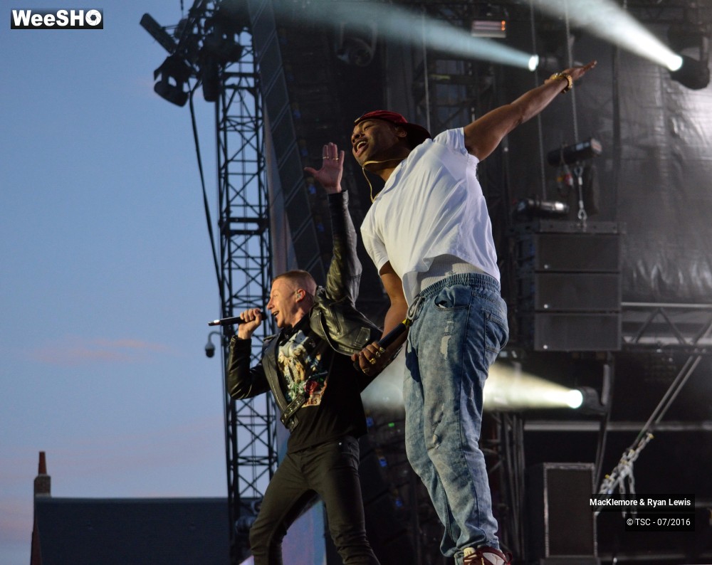 8/32 photos du spectacle MacKlemore & Ryan Lewis