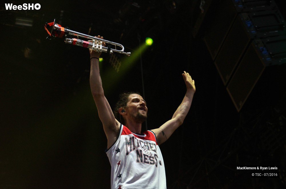 9/32 photos du spectacle MacKlemore & Ryan Lewis