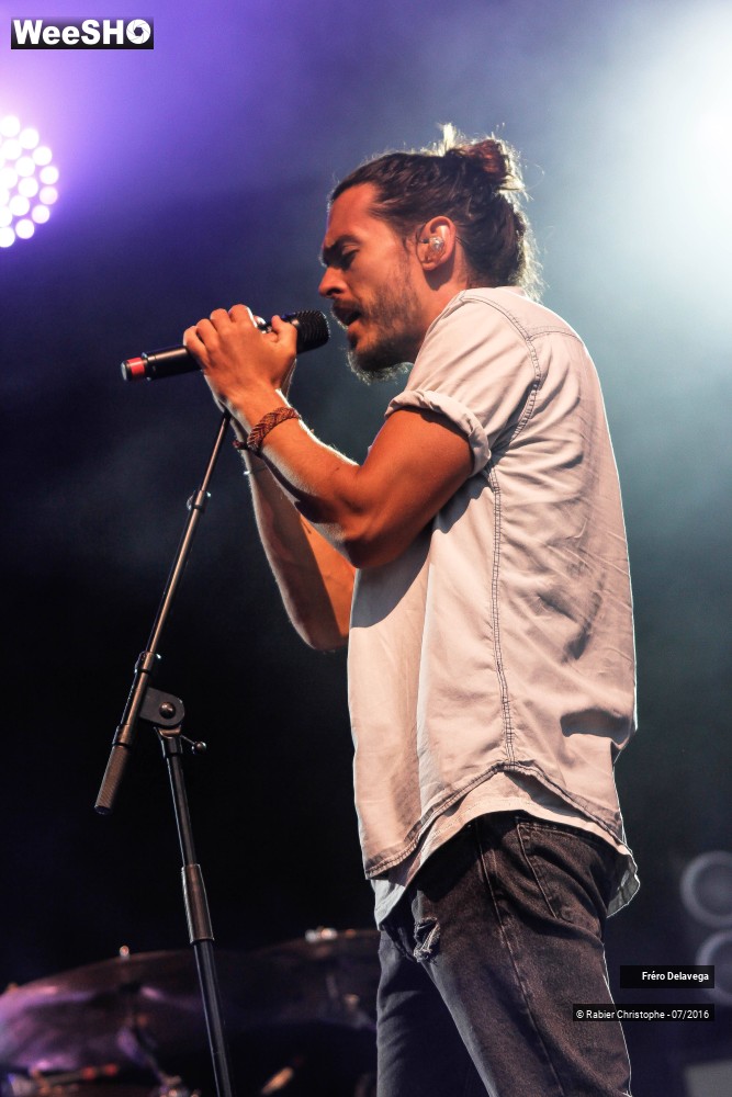 30/37 photos du spectacle Fréro Delavega