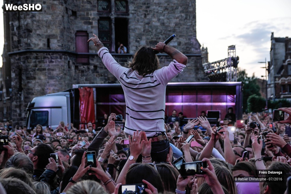 32/37 photos du spectacle Fréro Delavega