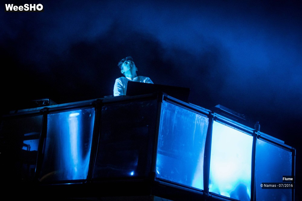 2/16 photos du spectacle Flume